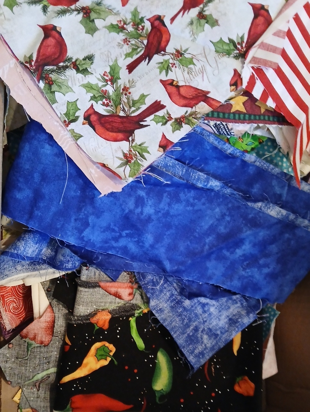 5 Lb Box Of Fabric Pieces For Craft Projects - Picture 5 of 5